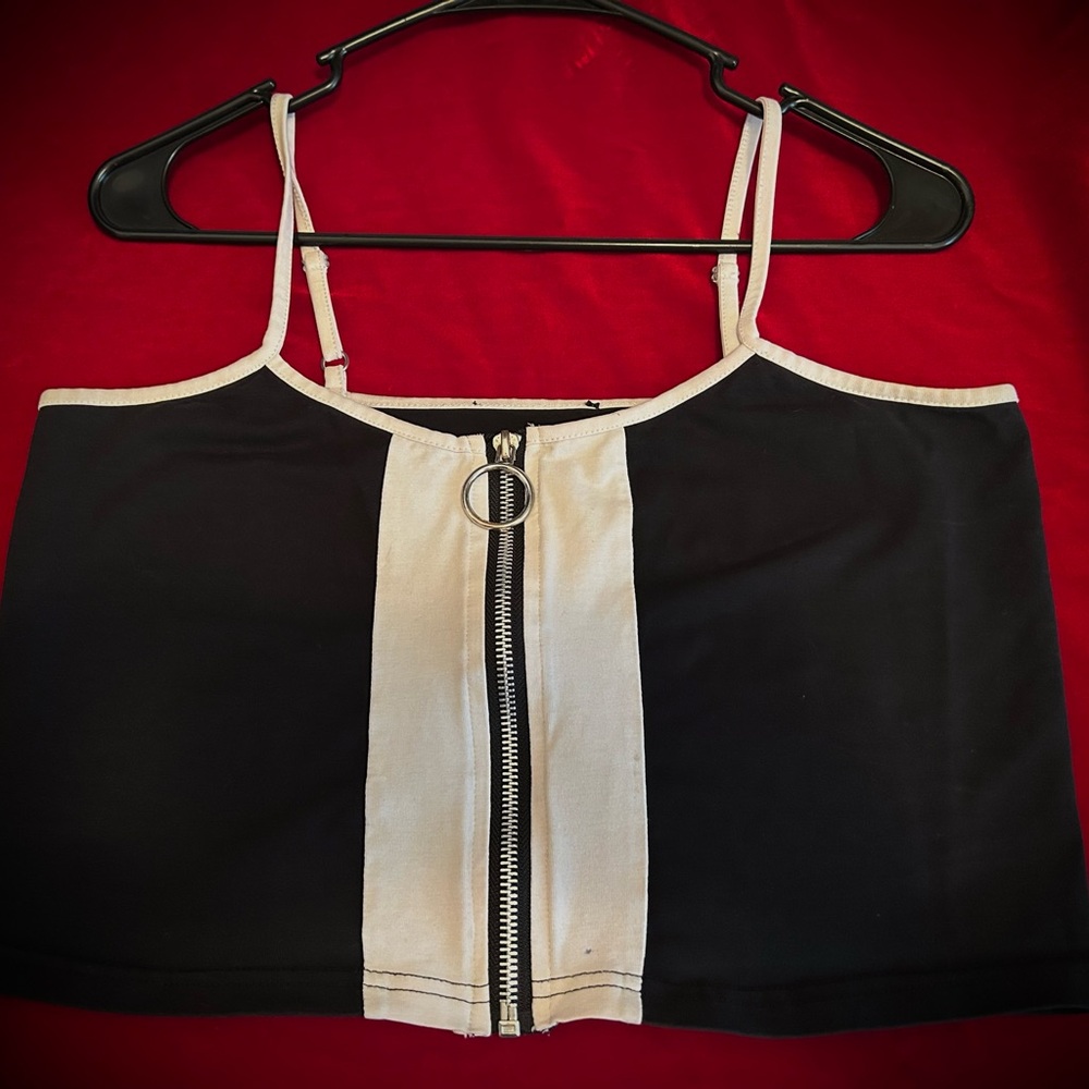 Forever 21 Black & White Women's crop top